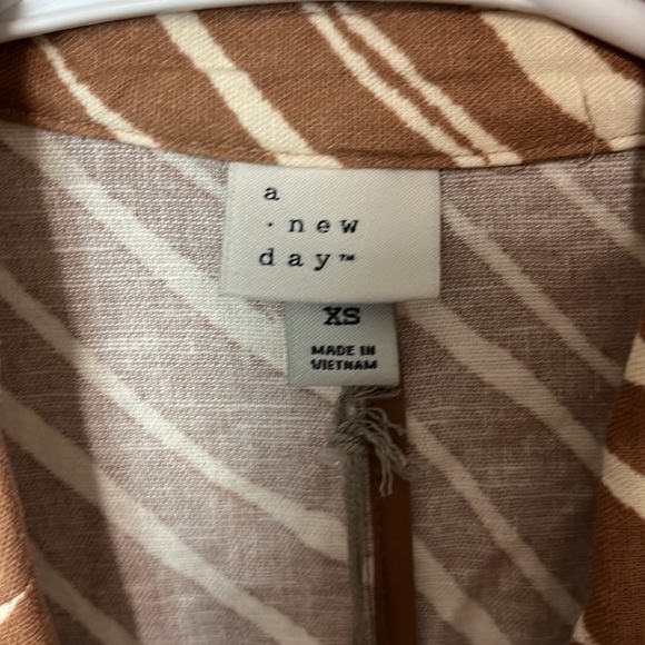 A new day  brown zebra blazer. - Picture 3 of 4